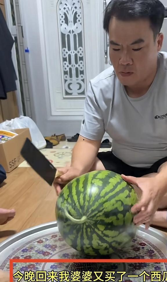 吃瓜博主大学生瓜,揭秘大学生活中的那些“瓜”