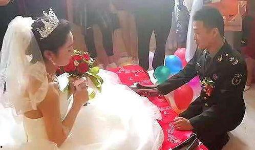 伴郎新娘吃瓜,揭秘婚礼幕后趣事