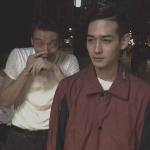 德文吃瓜头像男,一位吃瓜男生的异国风情