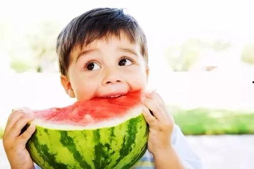 捶墙吃瓜,揭秘网络热词背后的趣味与思考