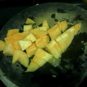 哈密瓜怎么切个吃,轻松享受夏日清新美味